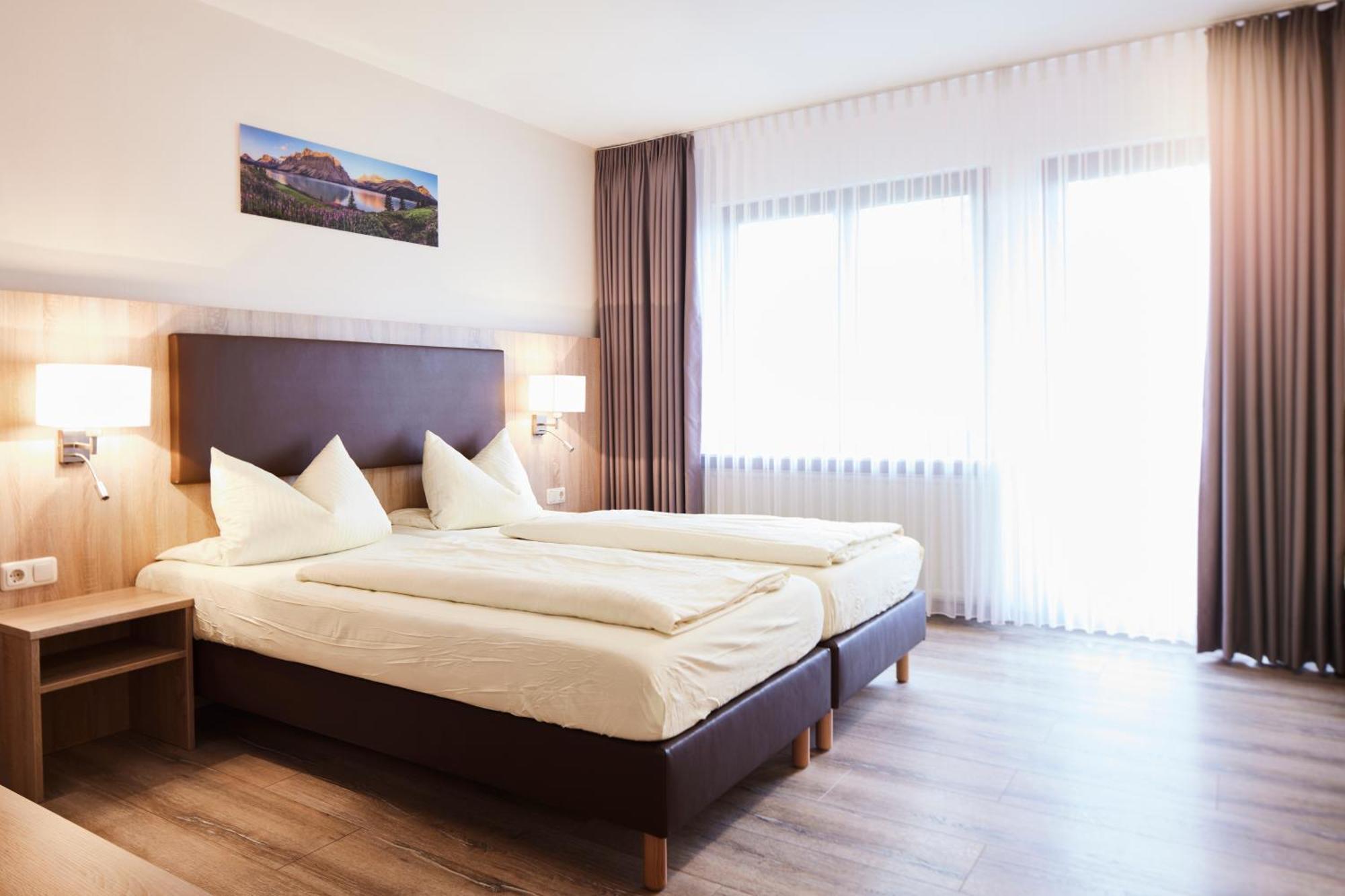 Landgasthof & Hotel Jossatal Breitenbach am Herzberg ภายนอก รูปภาพ
