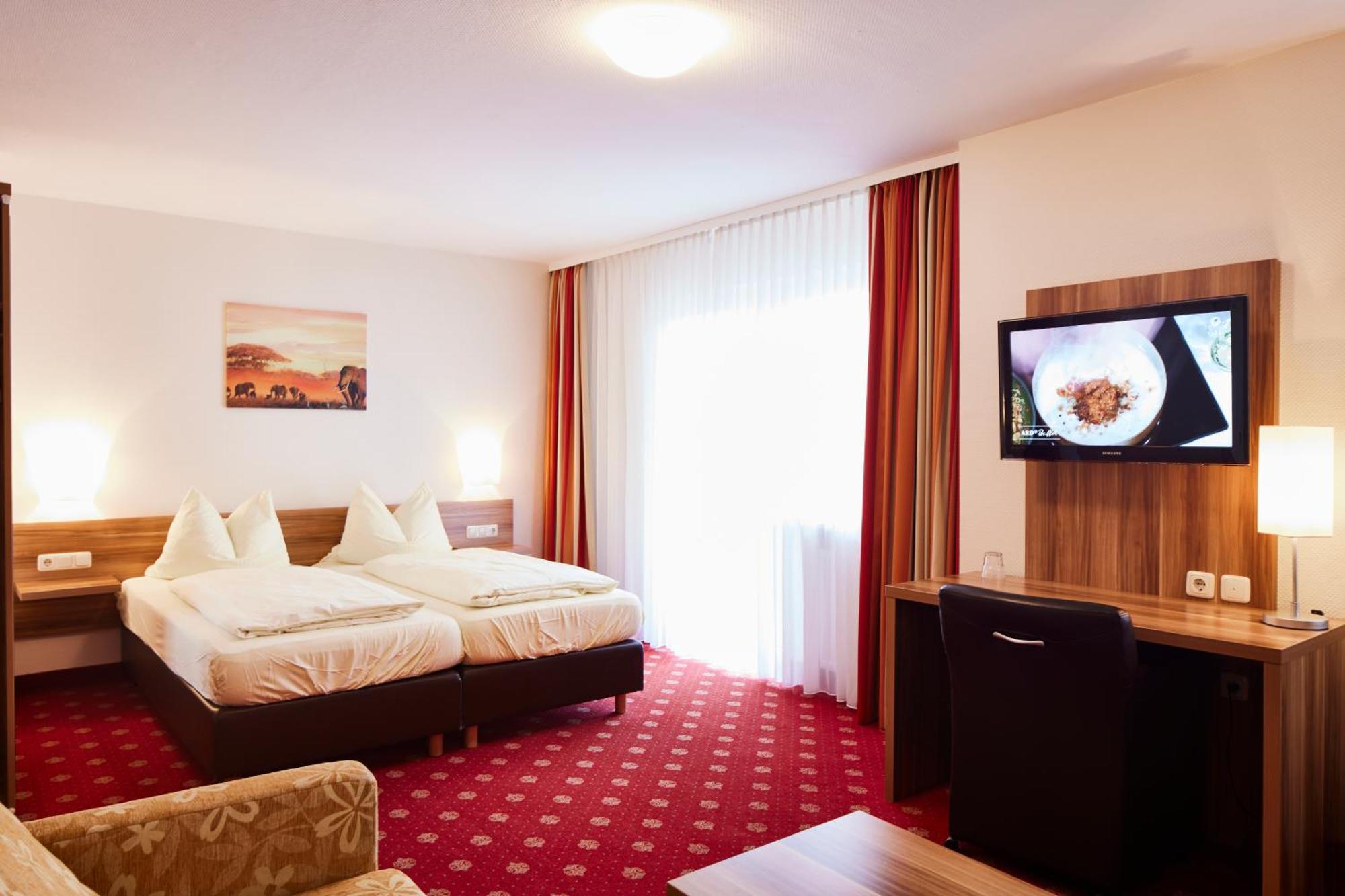 Landgasthof & Hotel Jossatal Breitenbach am Herzberg ภายนอก รูปภาพ